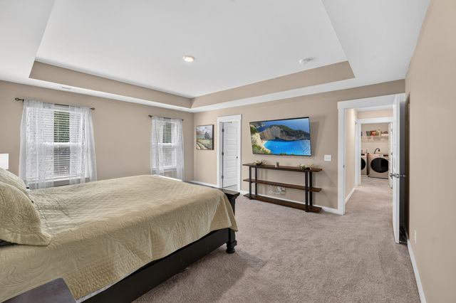547 Ballard Dr, White House, TN 37188
