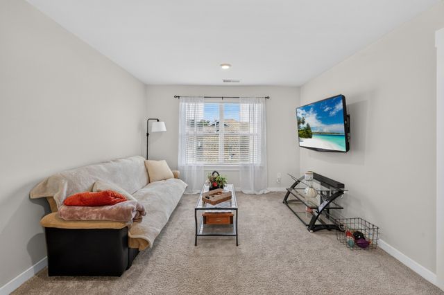 547 Ballard Dr, White House, TN 37188