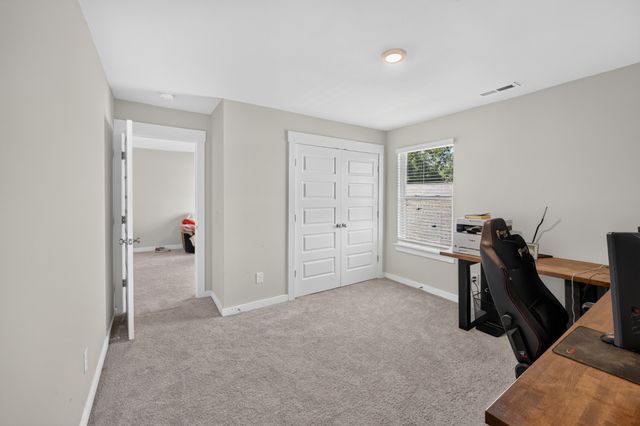 547 Ballard Dr, White House, TN 37188