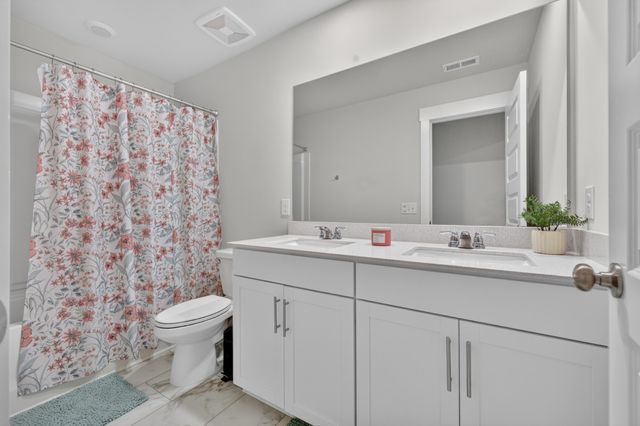 547 Ballard Dr, White House, TN 37188
