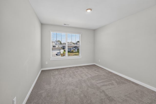 547 Ballard Dr, White House, TN 37188
