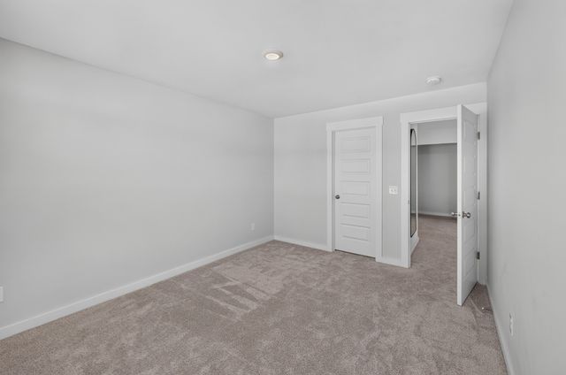 547 Ballard Dr, White House, TN 37188