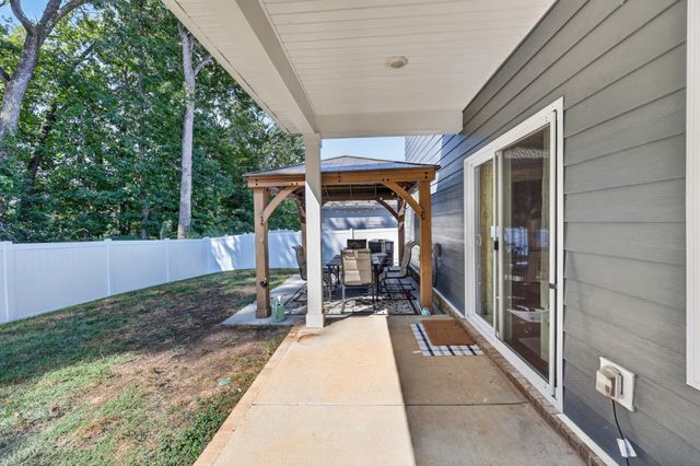 547 Ballard Dr, White House, TN 37188
