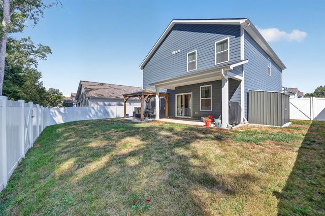 547 Ballard Dr, White House, TN 37188