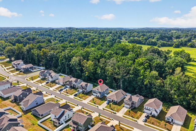 547 Ballard Dr, White House, TN 37188