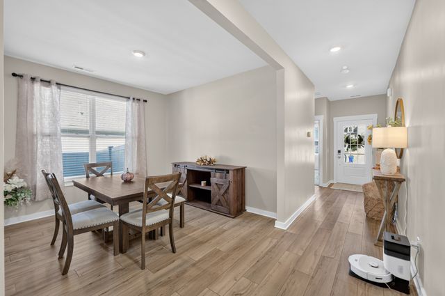 547 Ballard Dr, White House, TN 37188