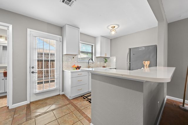 8400 Jamestown DR 332, Austin, TX 78758