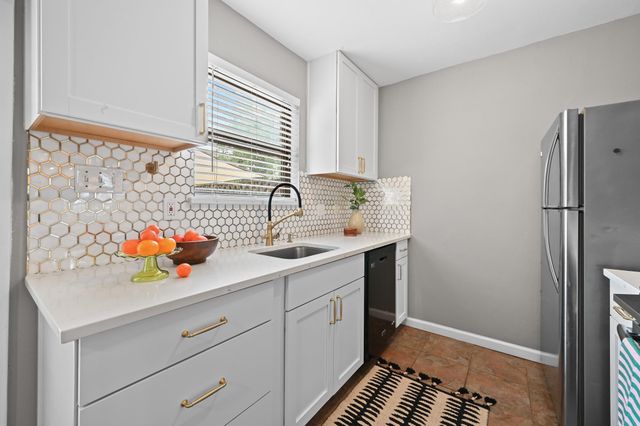 8400 Jamestown DR 332, Austin, TX 78758