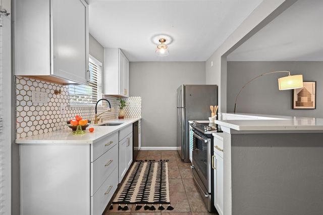 8400 Jamestown DR 332, Austin, TX 78758