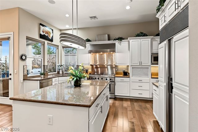 25 Avenida Fiori, Henderson, NV 89011