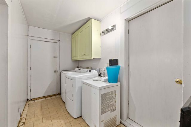 1909 Coggin Avenue, Brownwood, TX 76801