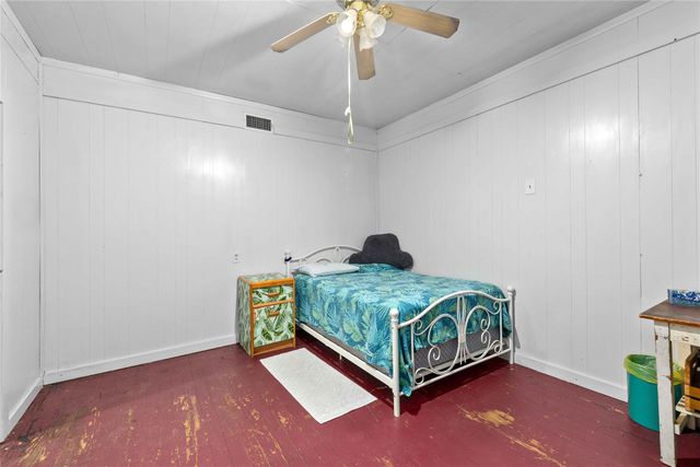 1909 Coggin Avenue, Brownwood, TX 76801