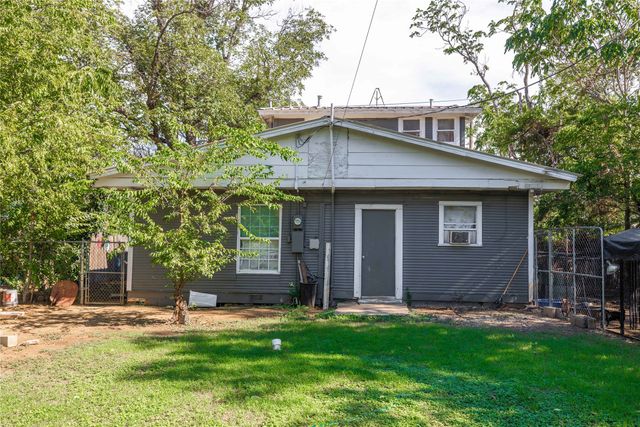 1909 Coggin Avenue, Brownwood, TX 76801