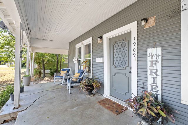 1909 Coggin Avenue, Brownwood, TX 76801