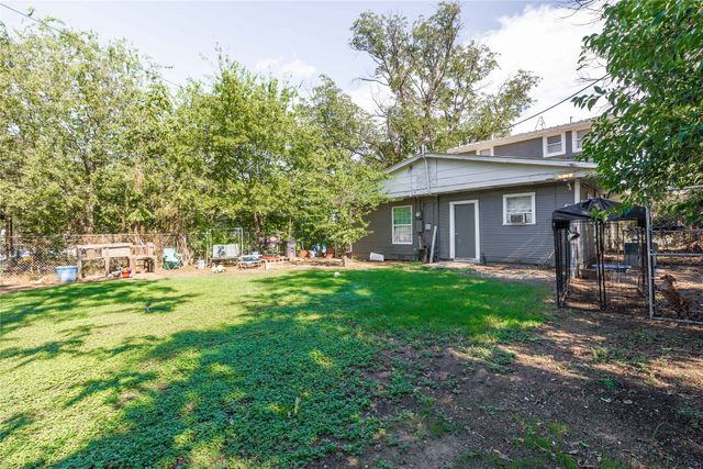 1909 Coggin Avenue, Brownwood, TX 76801
