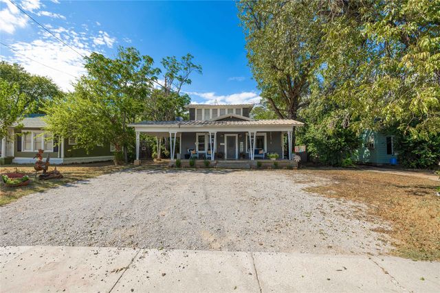 1909 Coggin Avenue, Brownwood, TX 76801