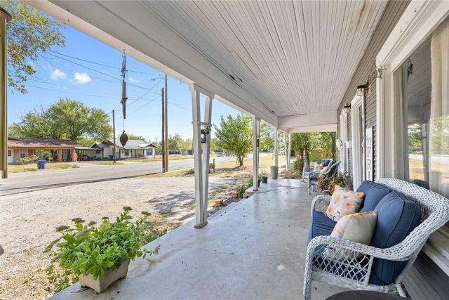 1909 Coggin Avenue, Brownwood, TX 76801