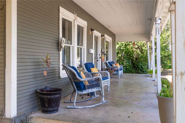 1909 Coggin Avenue, Brownwood, TX 76801