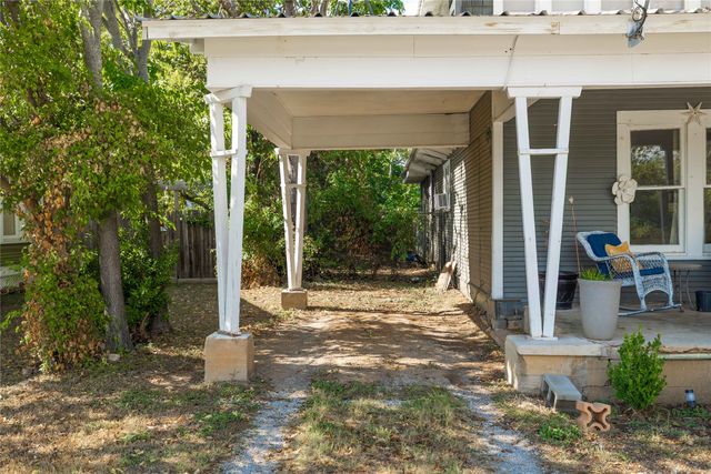 1909 Coggin Avenue, Brownwood, TX 76801