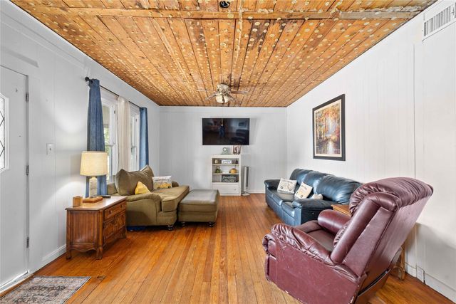 1909 Coggin Avenue, Brownwood, TX 76801