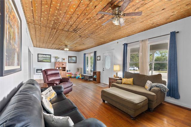 1909 Coggin Avenue, Brownwood, TX 76801