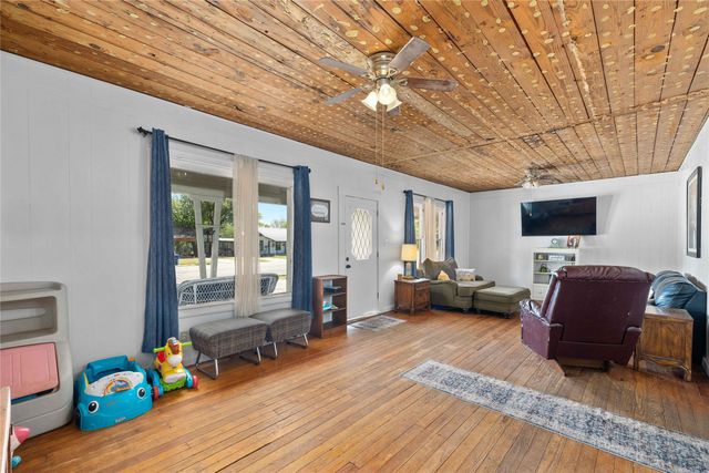 1909 Coggin Avenue, Brownwood, TX 76801