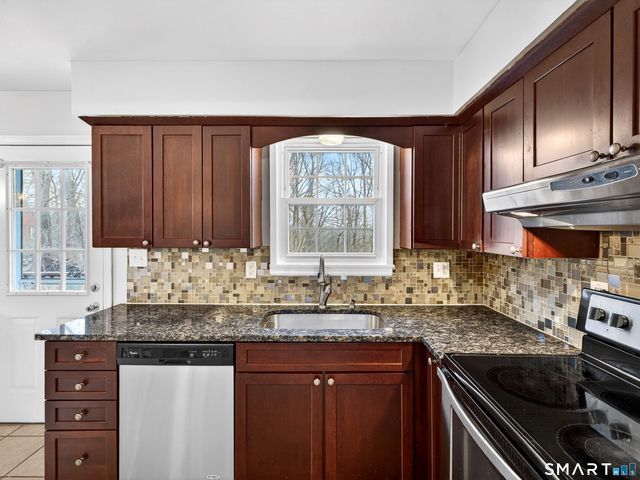15 Partridge Lane, Clinton, CT 06413