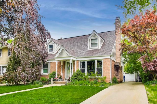 300 Hollywood Court, Wilmette, IL 60091