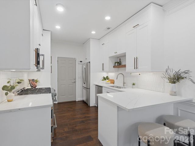 11282 Ballanvilla Drive, Charlotte, NC 28277