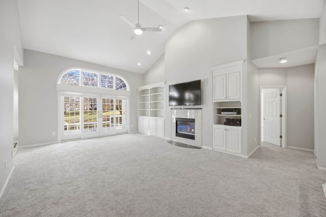 13598 Village Court, Clive, IA 50325