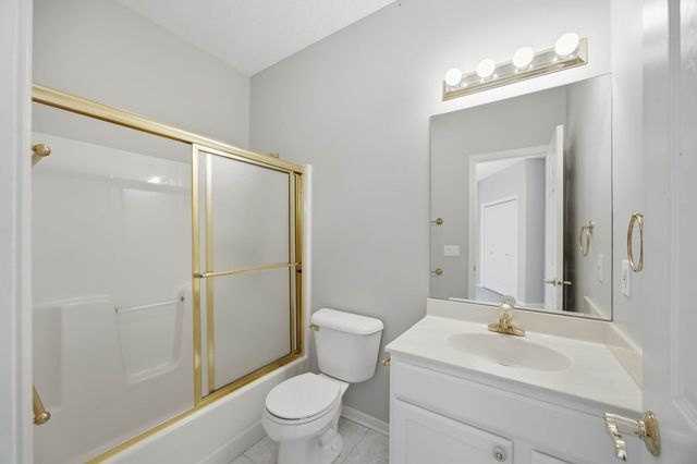 13598 Village Court, Clive, IA 50325