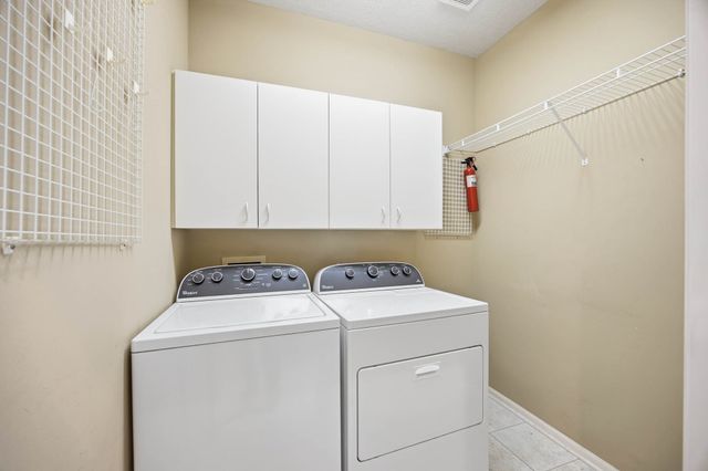 13598 Village Court, Clive, IA 50325