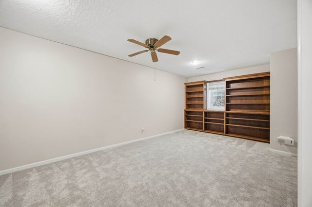 13598 Village Court, Clive, IA 50325