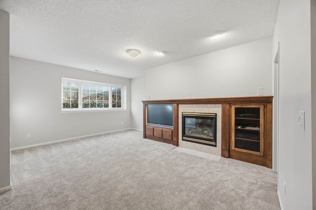 13598 Village Court, Clive, IA 50325