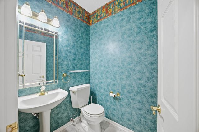 13598 Village Court, Clive, IA 50325