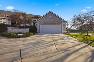 13598 Village Court, Clive, IA 50325