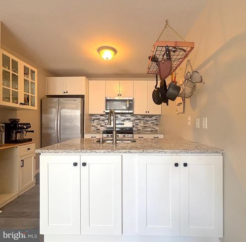 4746 SUMMERSWEET DR, Mays Landing, NJ 08330