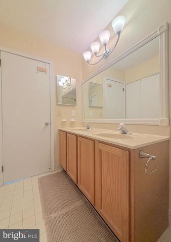 4746 SUMMERSWEET DR, Mays Landing, NJ 08330