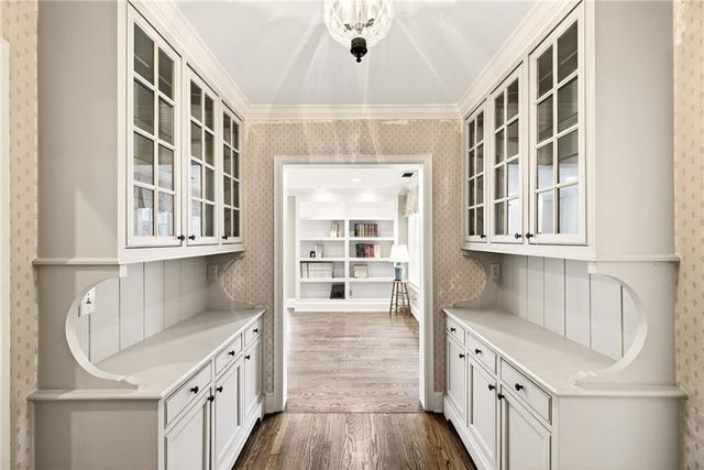 596 W Wesley Road NW, Atlanta, GA 30305