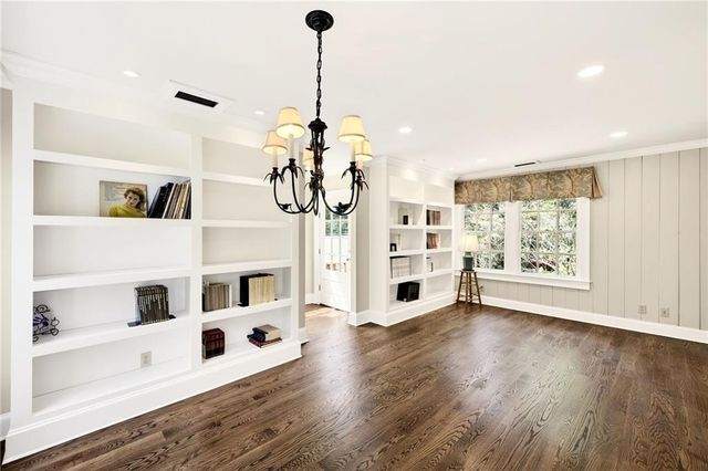 596 W Wesley Road NW, Atlanta, GA 30305