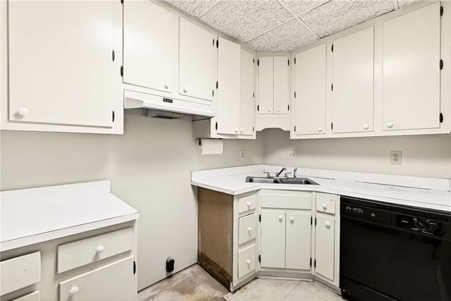 596 W Wesley Road NW, Atlanta, GA 30305