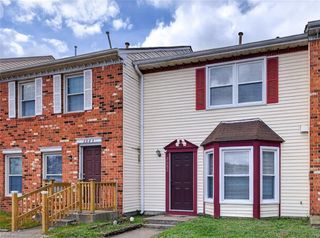 2082 Lyndora RD, Virginia Beach, VA 23464