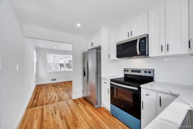 33 Silverpine Drive, Amityville, NY 11701