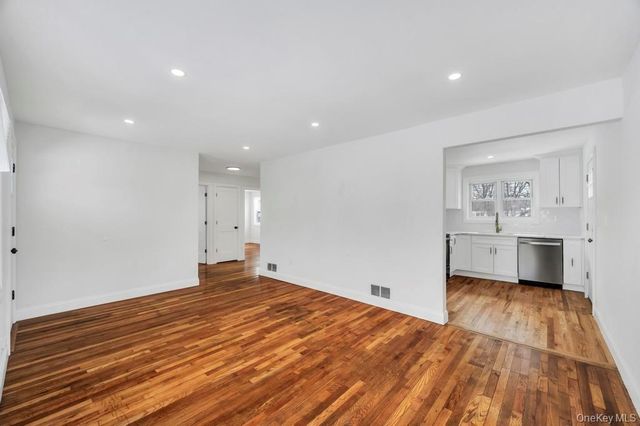 33 Silverpine Drive, Amityville, NY 11701