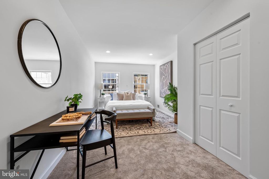 Image 18 of property listing at 819 S PORT ST, Baltimore, MD 21224
