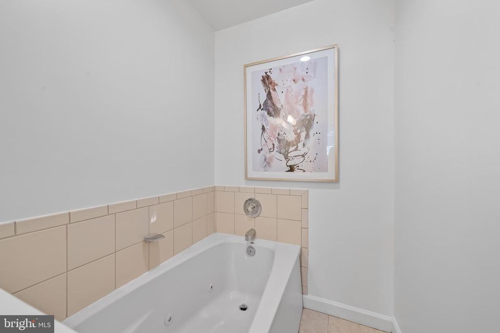 Image 22 of property listing at 819 S PORT ST, Baltimore, MD 21224