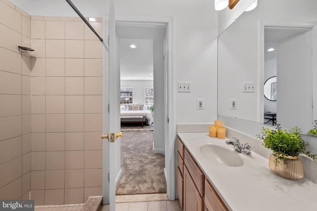 Image 23 of property listing at 819 S PORT ST, Baltimore, MD 21224