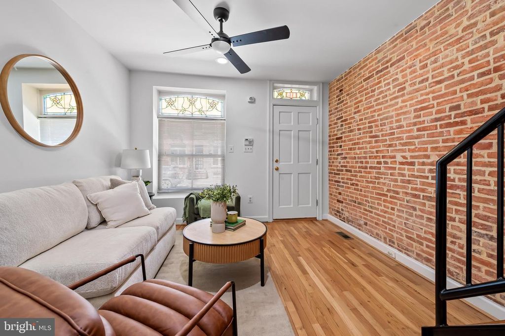 Image 5 of property listing at 819 S PORT ST, Baltimore, MD 21224