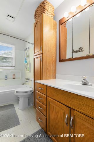 3119 Norwich Road, Lansing, MI 48911