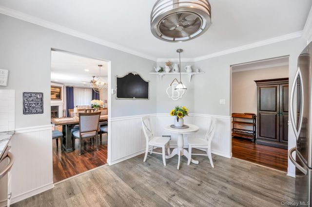 118 E Midland Pond Court, Moriches, NY 11955